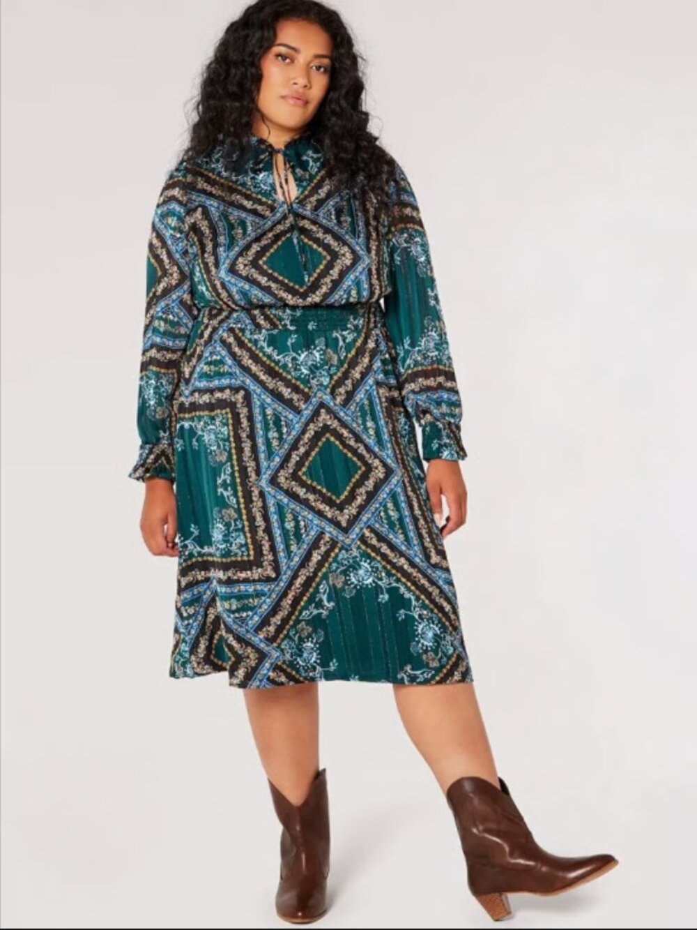 Scarf Print Plus Size Dress with Keyhole Neck